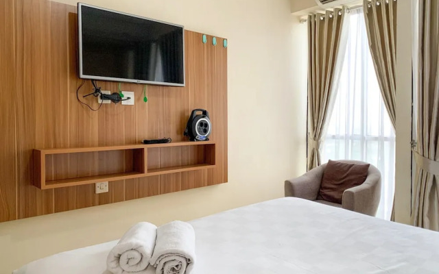 Modern Look And Comfy Studio Tifolia Apartment