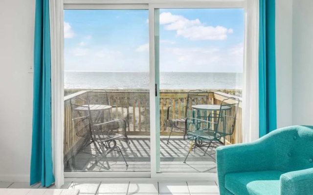 Tybee Lights 114C by Tybee Vacation Rentals