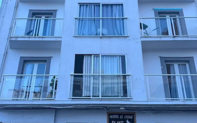 Cisne by Nest Hostel