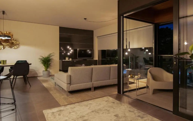 Boulevard Botanie city apartment with parking