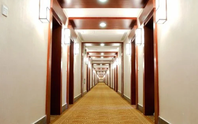 Xiqiang Homeland Hotel - 4 Nights, Mao Xian, China