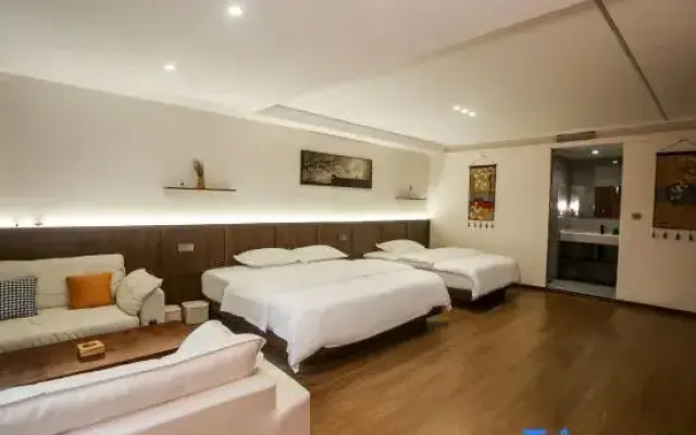 Log Maple Boutique Homestay