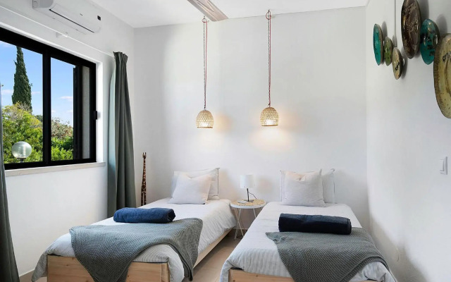 Carvoeiro -Spacious 2 bedroom appartment with pool - Monte Dourado