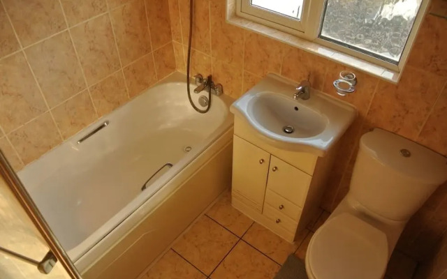 Immaculate 5-bed House in Glin, Limerick