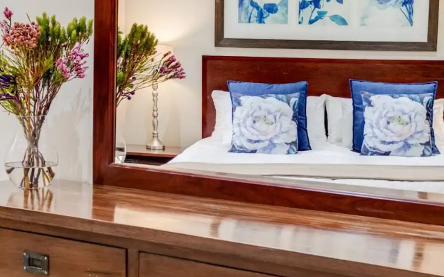Simplistic Elegance at Altmore 203