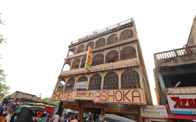 SPOT ON 42954 Hotel Ashoka 2