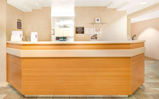 SureStay by Best Western Sacramento South Natomas