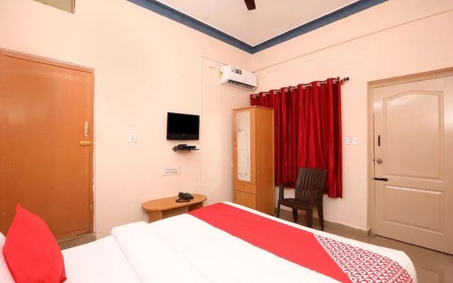 OYO 24210 Yashas Residency