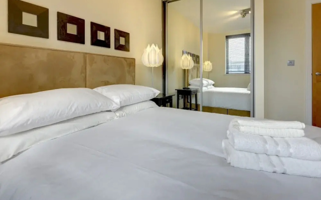 Location Spacious Apartment With Parking