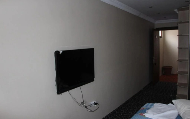 Yanki Otel