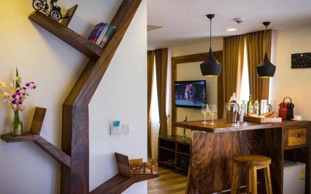 Les Bambous Luxury Hotel