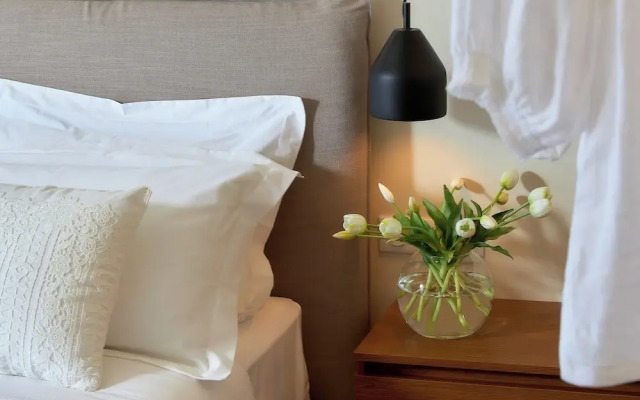 The Nook -luxury Living at the Edge of Tranquility