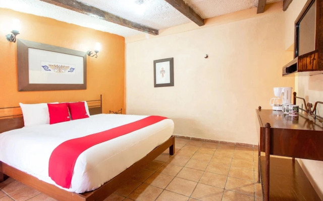 OYO Hotel D' Cervantes