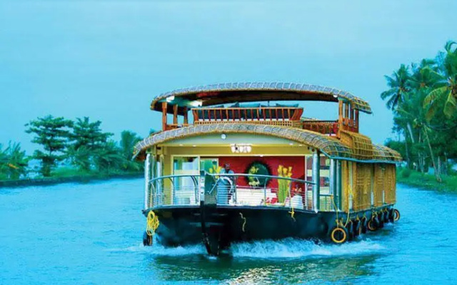 Jim and Paddy Houseboat Cruises