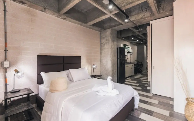 Hotel Magenta Lof