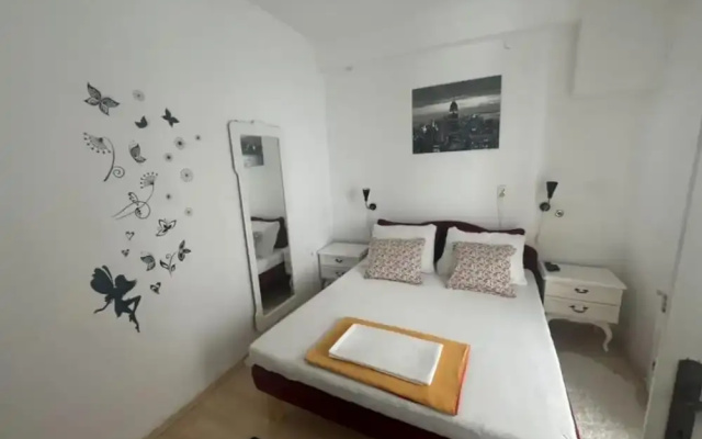 Duga House