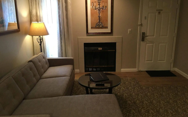 Chase Suite Hotel Newark-Fremont