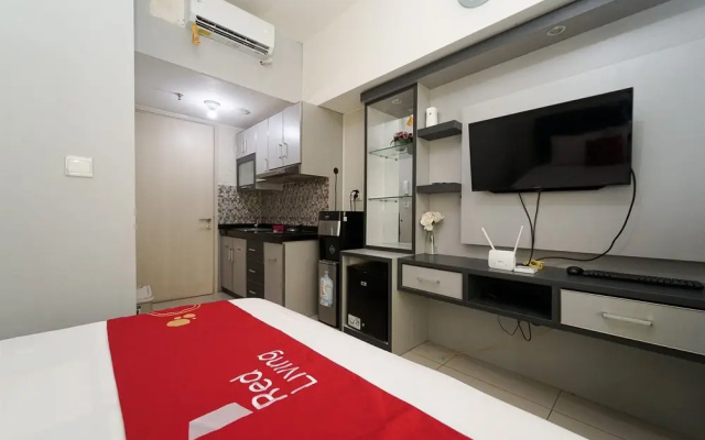 RedLiving Apartemen Springlake Summarecon - Happy Rooms with Netflix