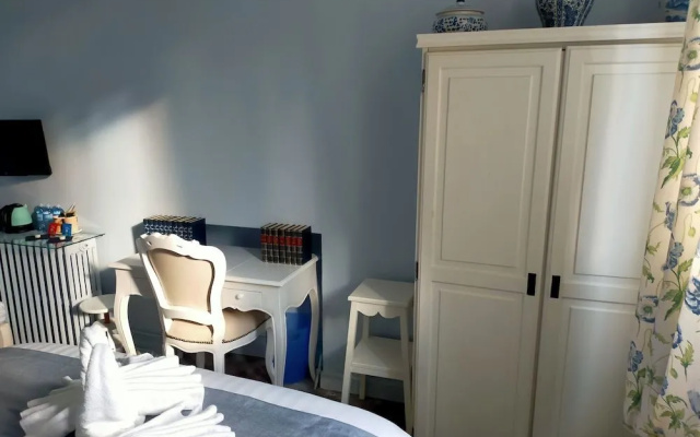 La Maison Bleue