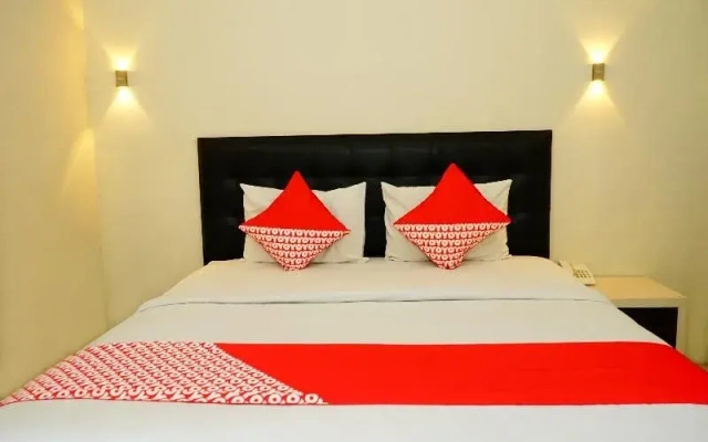 Oyo 629 Grand Vella Hotel