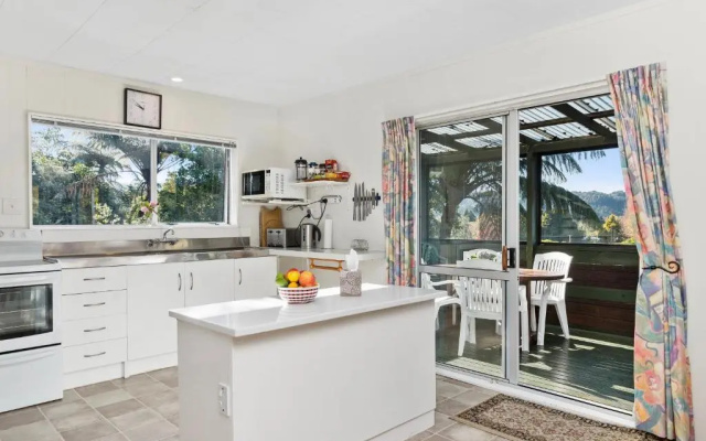 Family Fun at The Lake - Lake Tarawera Holiday Home