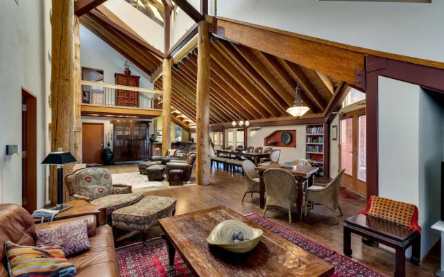 Downtown Penthouse 4 Bedroom Condo