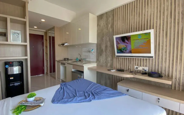 Homey And Clean Studio At Sky House Alam Sutera Apartment