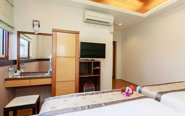 Daddy Chin Hostel