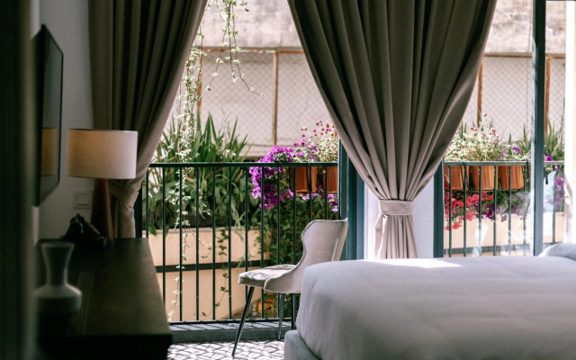 La Chronique Hotel