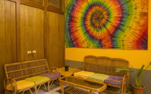 Rainbow Wave Surfing Hostel