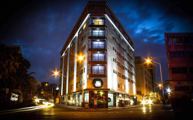 Hotel Perla Central вид на фасад