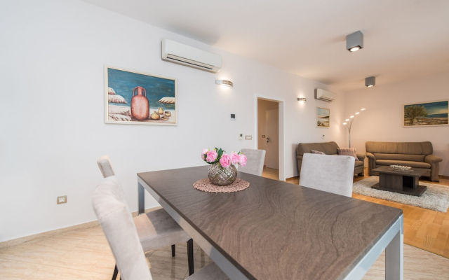 Sargas Suite 3 With Pool View