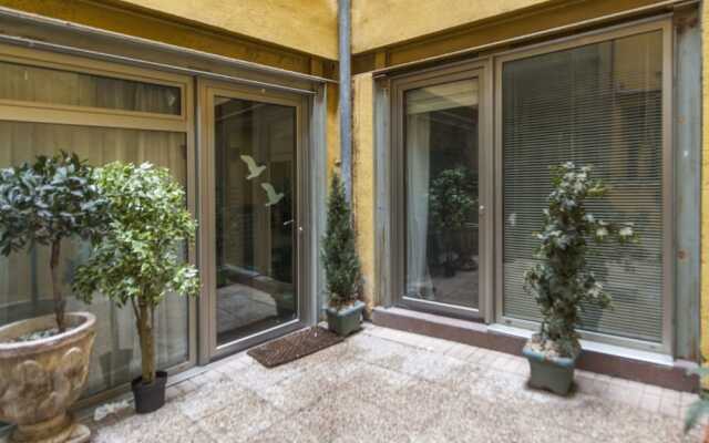 Отель Apartamento Puerta del Sol II Мадрид вид на фасад