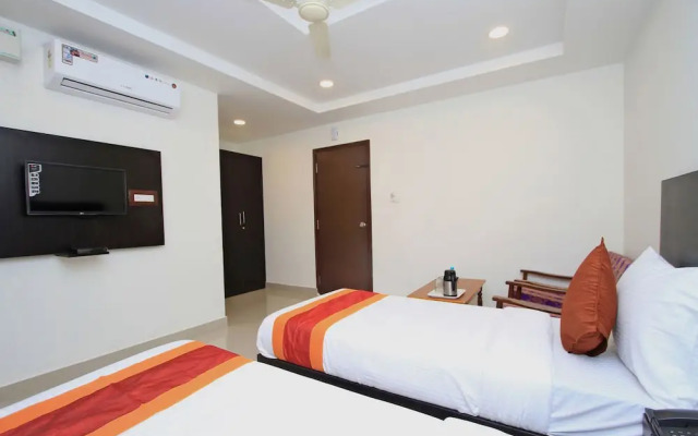 OYO 4733 Champion Residency