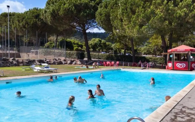 Cozy Mobile Home in Rome With Swimming Pool, Garden, Terrace
