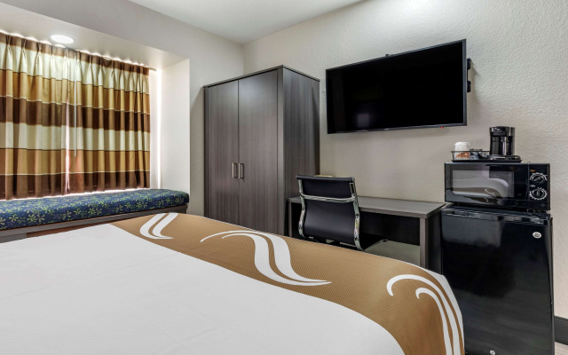 Quality Inn & Suites Longview I-20