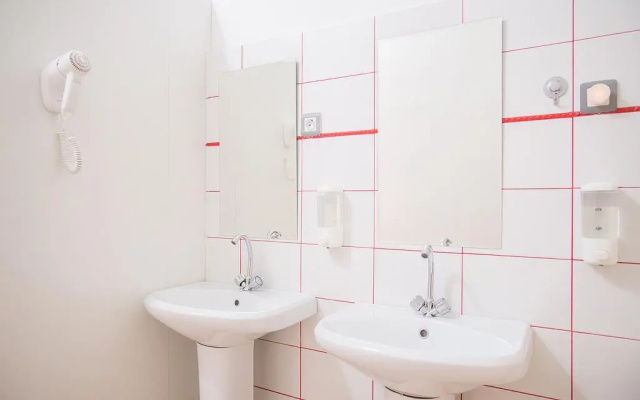 RedLine hostel