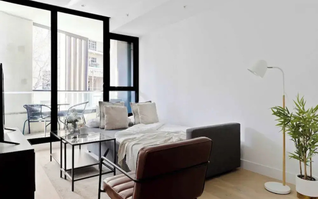 A Cozy 2BR Apt Right on Buzzing Chapel Street