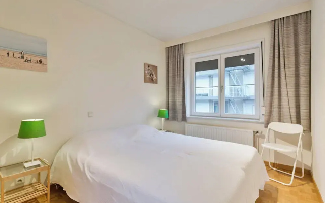 Flat in Blankenberge With Marina Views