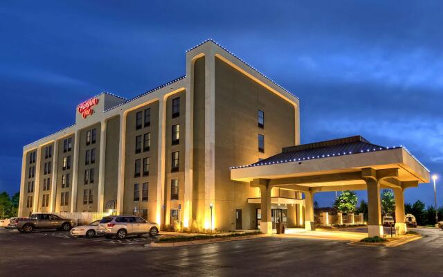 Отель Hampton Inn Concord/Kannapolis вид на фасад