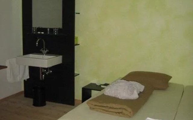 Felsenhotel La Claustra