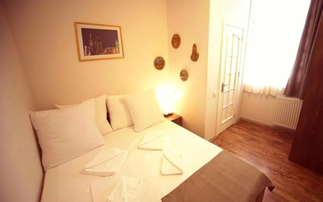 Hosthub Apartment Room 38