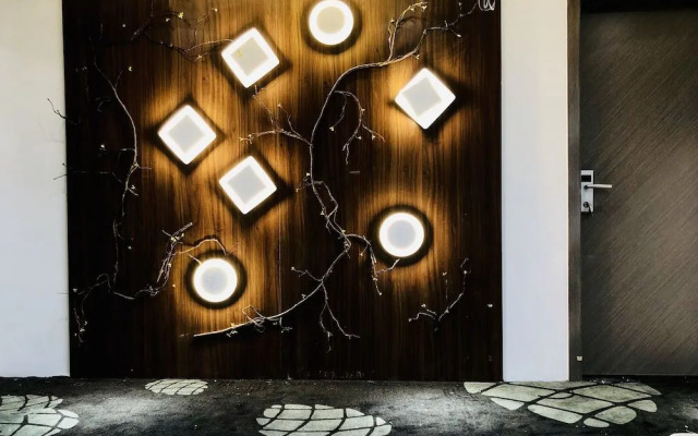 Guangzhou Pinecone & Huayi Select Hotel