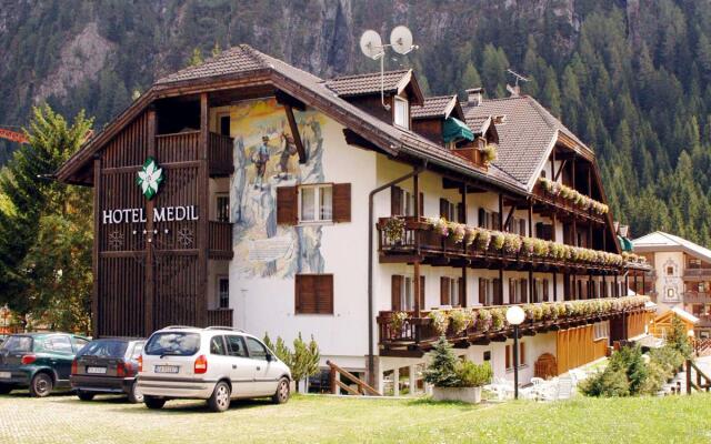Hotel Medil вид на фасад