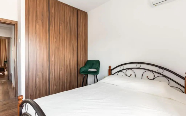 Sea View City Centre 3bed Apartment
