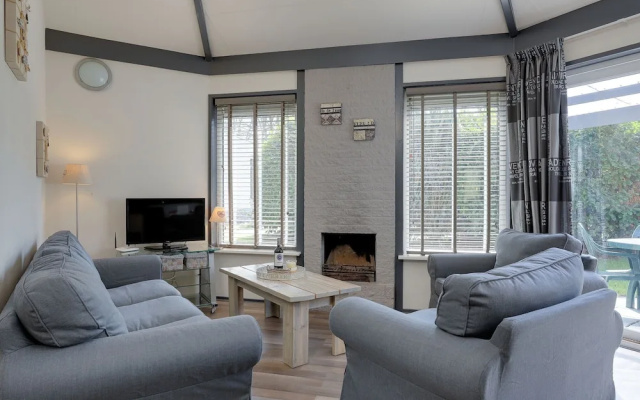 Cozy Bungalow in Harderwijk With a Shared Pool