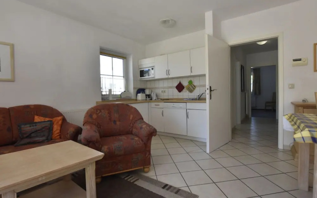 Spacious Apartment with Terrace in Dierhagen