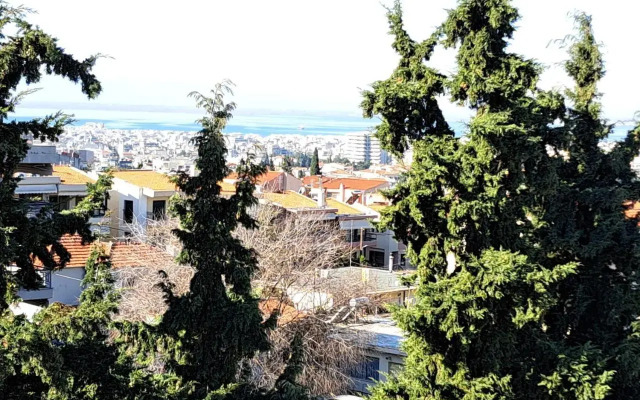 Όμορφο διαμέρισμα- σοφίτα με υπέροχη θεα
