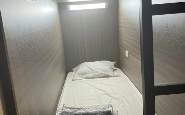 8h - Hostel