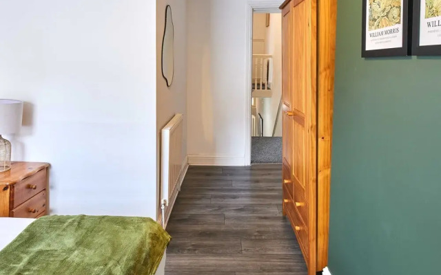 Host Stay Bishop House